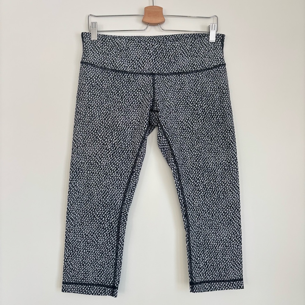 Lululemon Wunder Under Crop III in Scatter Star Arctic Grey Black 10